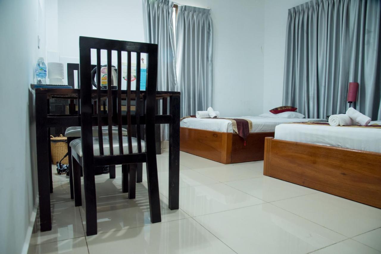 New Season Riverside Hotel Phnom Penh Eksteriør billede