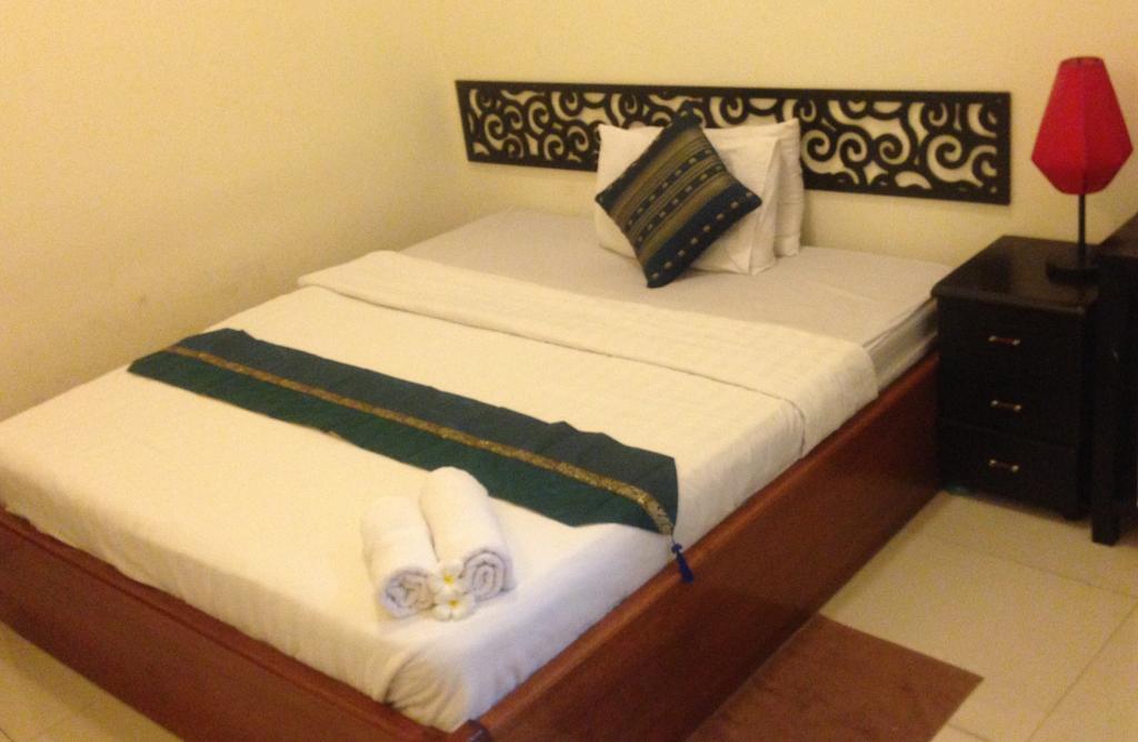 New Season Riverside Hotel Phnom Penh Eksteriør billede
