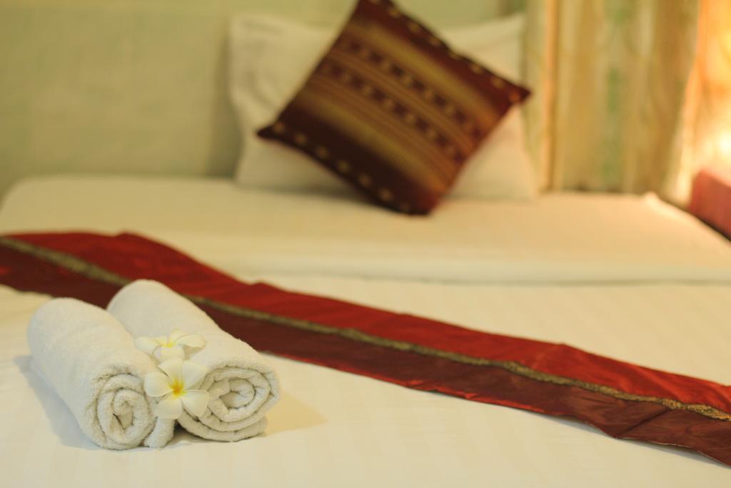 New Season Riverside Hotel Phnom Penh Værelse billede