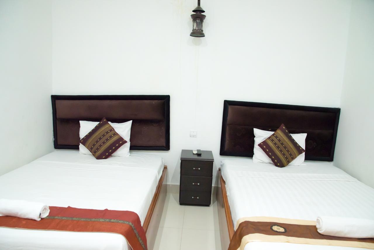 New Season Riverside Hotel Phnom Penh Eksteriør billede